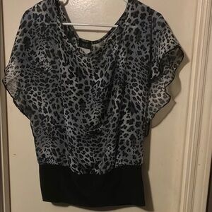 Elegant Black and Gray Blouse with Sophisticated Design